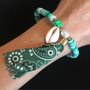 Green and White Shell Bandana Beach Bracelet